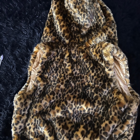 Animal print furry vest - Picture 1 of 5